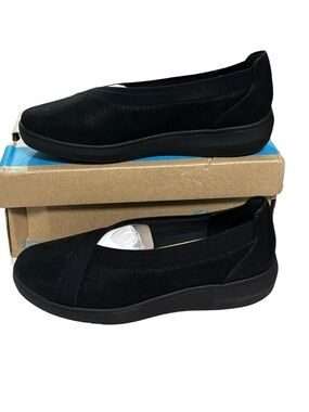Clarks Breezesky Air Shoes Womens Size 9 Wide Black Flats Cloudsteppers Comfort